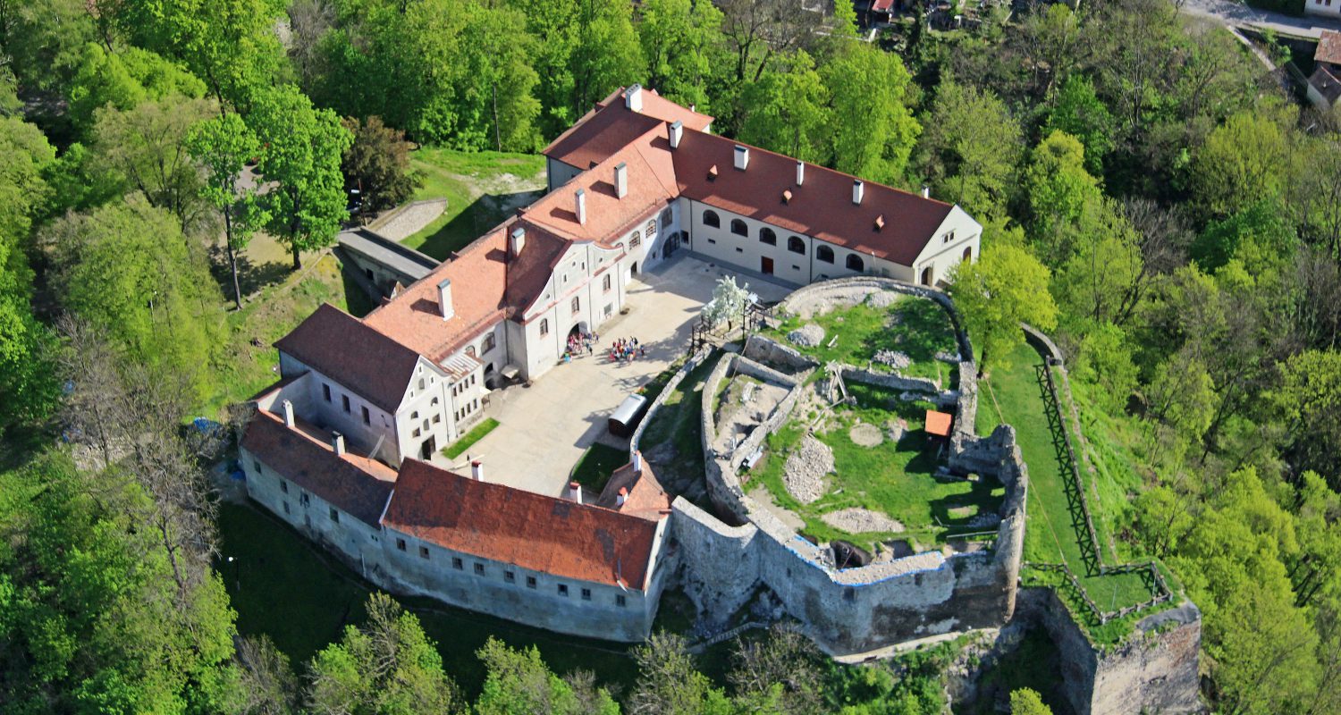 Hrad Modrý Kameň