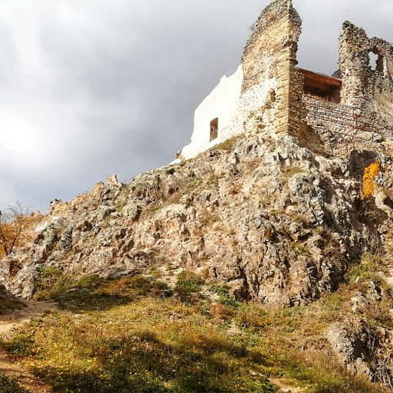ŠÁŠOVSKÝ HRAD