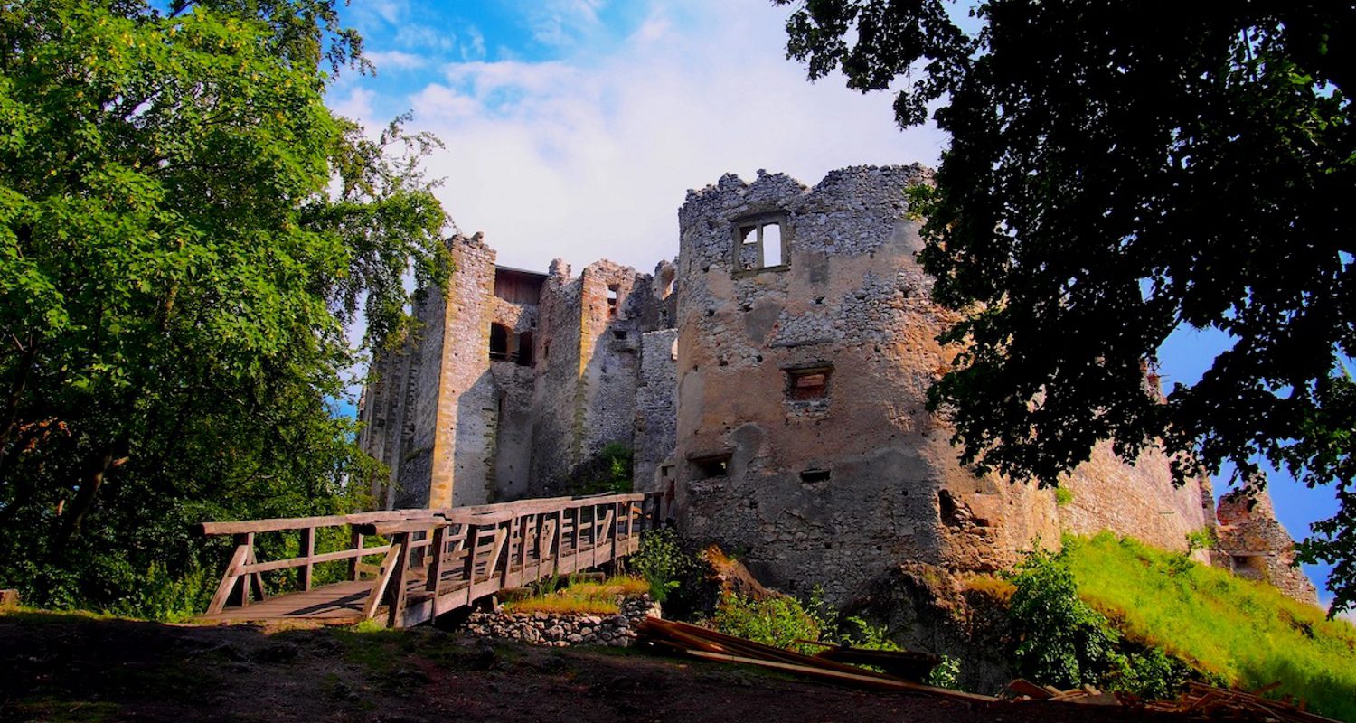 Hrad Uhrovec
